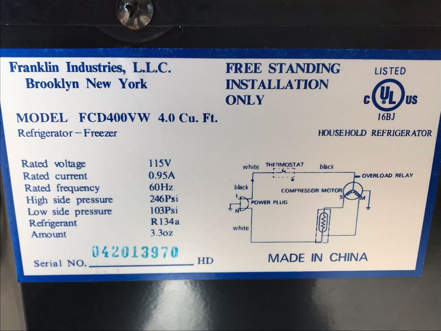 Franklin Chef Mini Free Standing Refrigerator Freezer Model FCD400VW 4.0 Cu. Ft. [Photo 8]