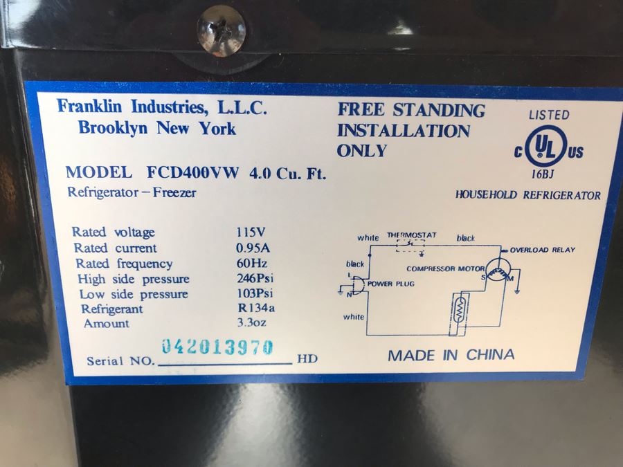 Franklin Chef Mini Free Standing Refrigerator Freezer Model FCD400VW 4.0 Cu. Ft. [Photo 7]