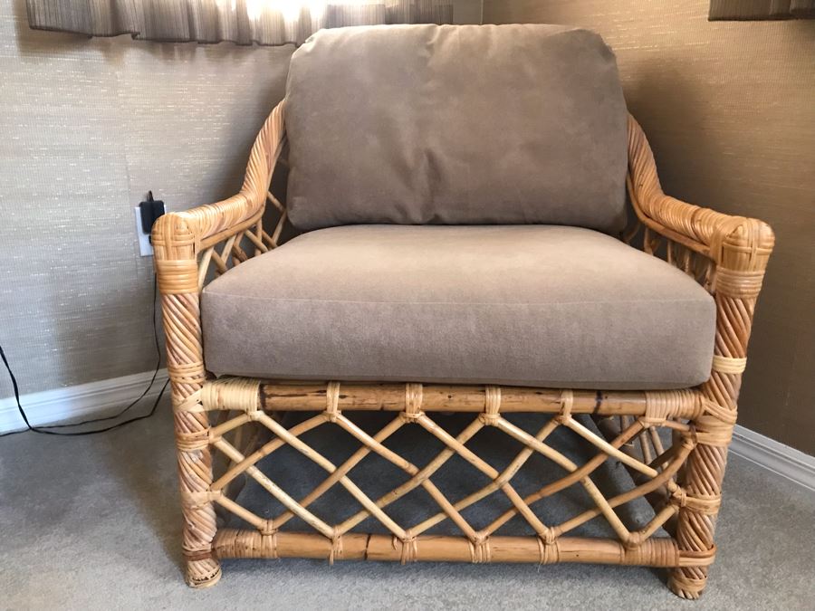 Large Wicker Armchair With Cushions [Photo 5]