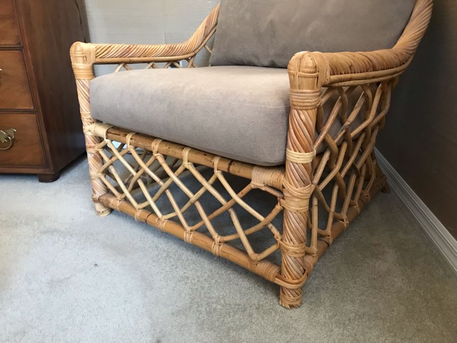 Large Wicker Armchair With Cushions [Photo 4]