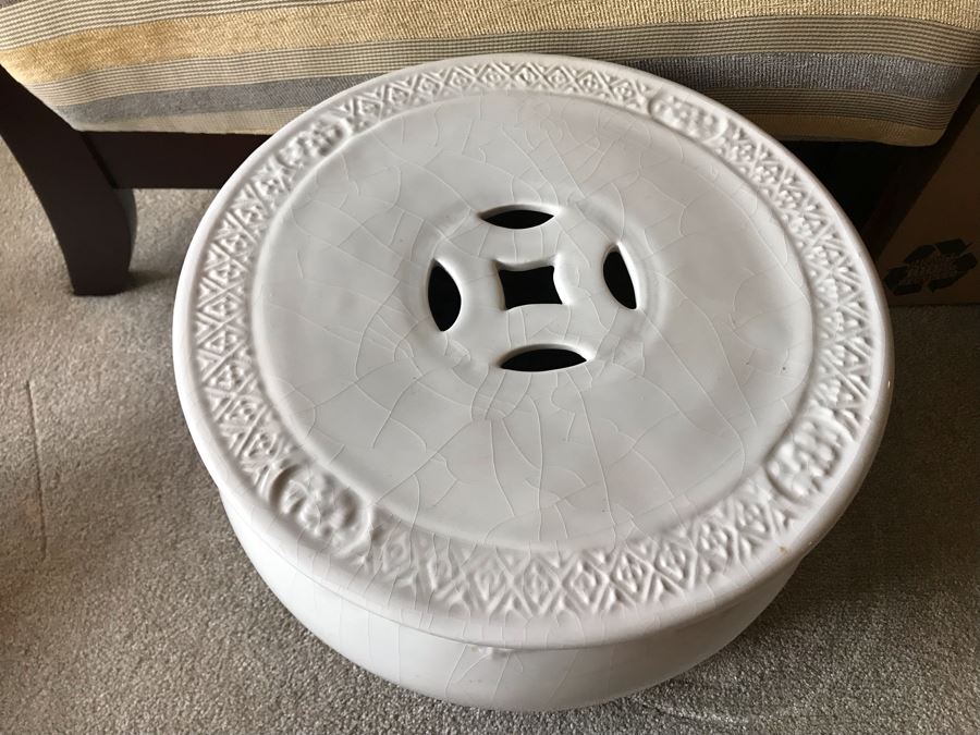 Vintage Asian White Porcelain Stand Table With Wooden Stand [Photo 3]