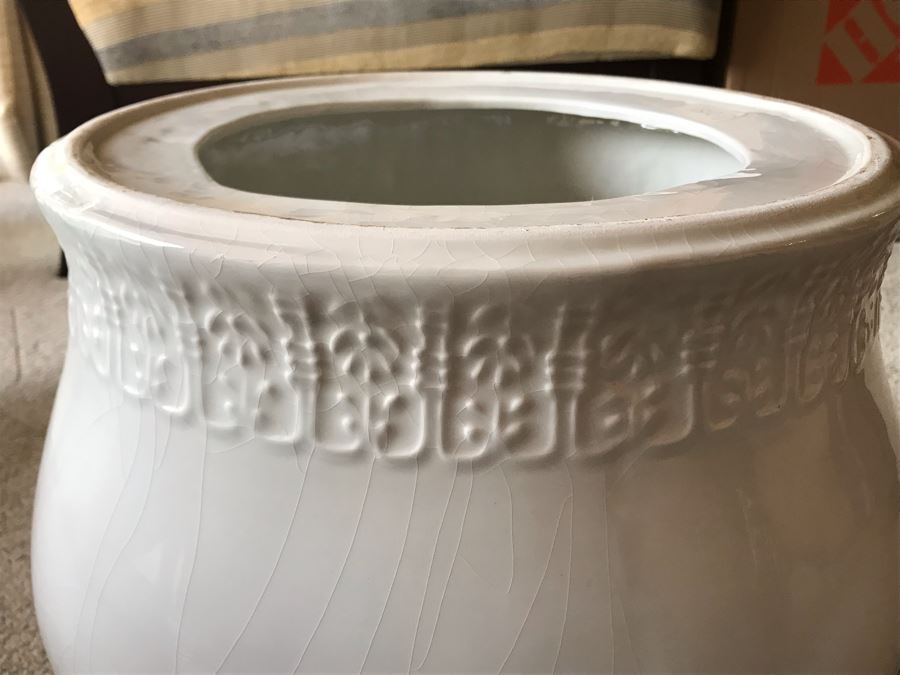 Vintage Asian White Porcelain Stand Table With Wooden Stand [Photo 8]