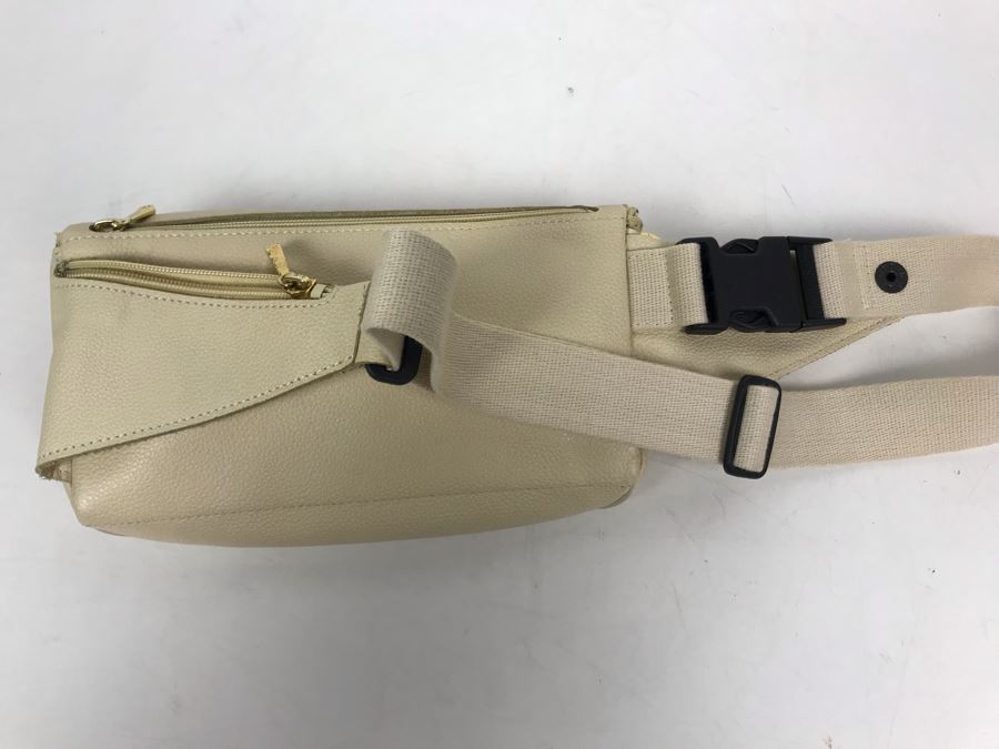 Longchamp France Leather Belt Pouch Bag [Photo 8]