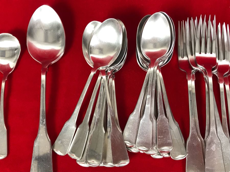 Oneida Stainless Steel Flatware Set Apx Service For 7-8 [Photo 3]