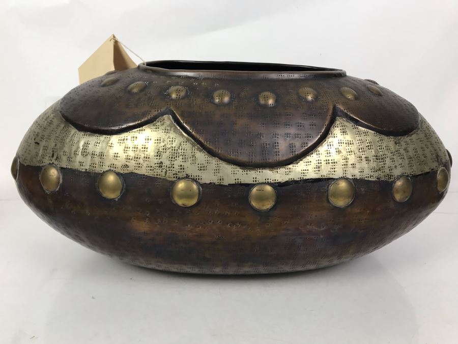 Large Hammered Brass Centerpiece Vase By The John Richard Collection With Potpourri [Photo 5]