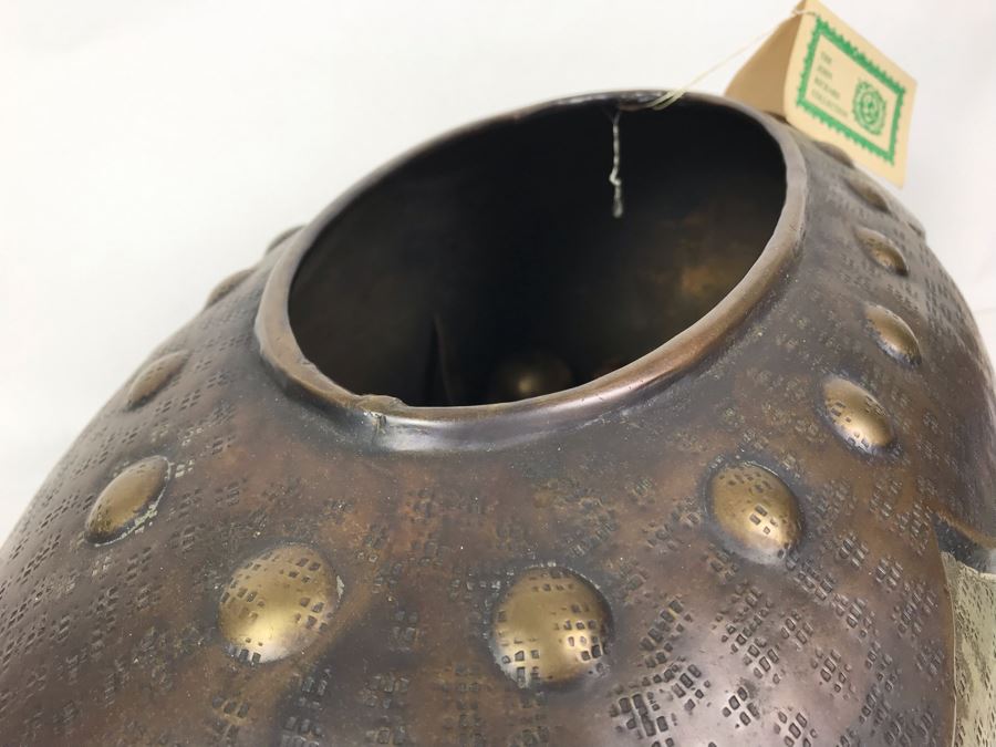 Large Hammered Brass Centerpiece Vase By The John Richard Collection With Potpourri [Photo 4]