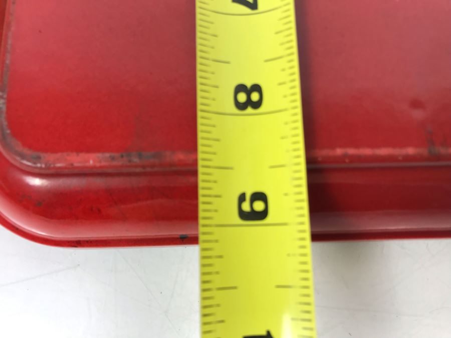 Le Creuset Cast-Iron Rectangular Skinny Grill 13 X 8.5 Retails $185 [Photo 7]