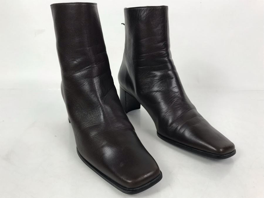 Women's Stuart Weitzman Dark Brown Leather Boots Size 9 [Photo 3]