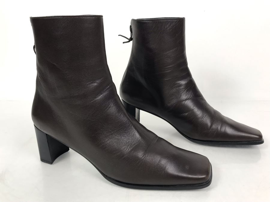Women's Stuart Weitzman Dark Brown Leather Boots Size 9 [Photo 1]