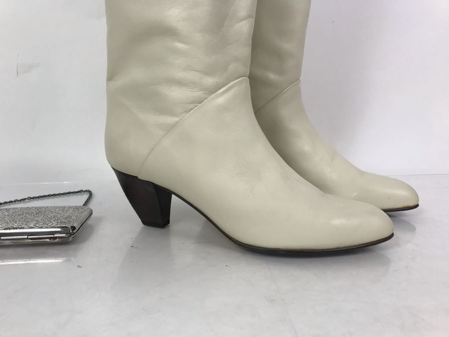 Women's Bandolino White Leather Boots Made In Italy [Photo 3]