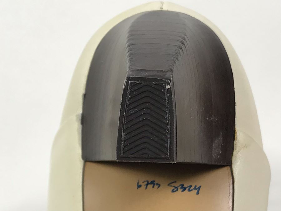 Women's Bandolino White Leather Boots Made In Italy [Photo 9]