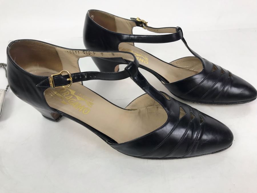 Women's Salvatore Ferragamo Italian BlackShoes Size 9 [Photo 2]