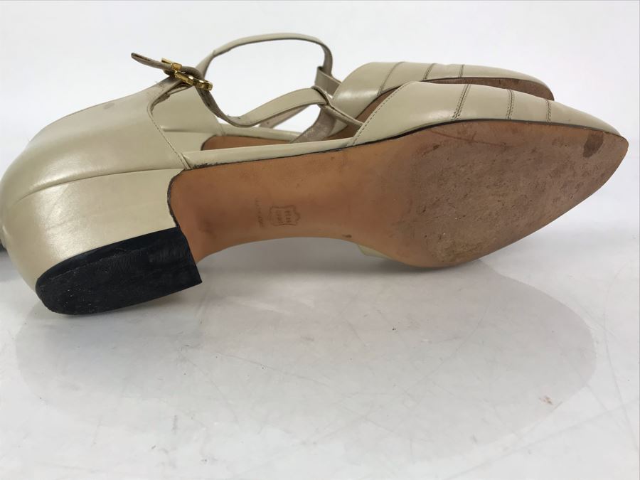 Women's Salvatore Ferragamo Italian Shoes Size 9