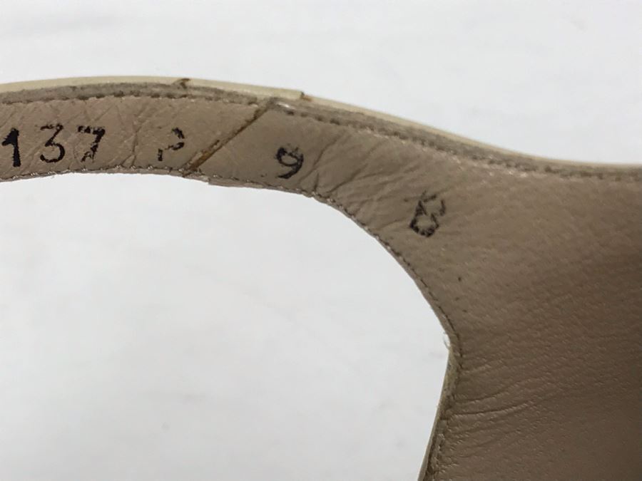 Women's Salvatore Ferragamo Italian Shoes Size 9 [Photo 11]