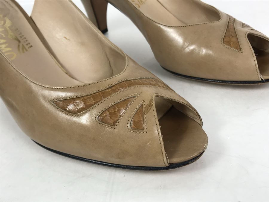 Women's Salvatore Ferragamo Italian Shoes Size 9 [Photo 3]