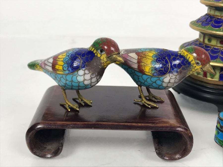 Collection Of Various Chinese And Japanese Cloisonne Figurines And Boxes With Wooden Stand [Photo 10]