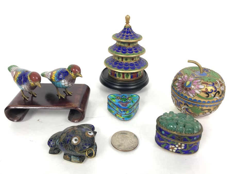 Collection Of Various Chinese And Japanese Cloisonne Figurines And Boxes With Wooden Stand [Photo 22]