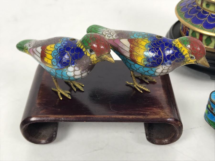 Collection Of Various Chinese And Japanese Cloisonne Figurines And Boxes With Wooden Stand [Photo 11]