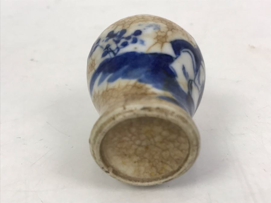 Vintage Chinese Porcelain Snuff Bottle With Jade Top 3H [Photo 6]