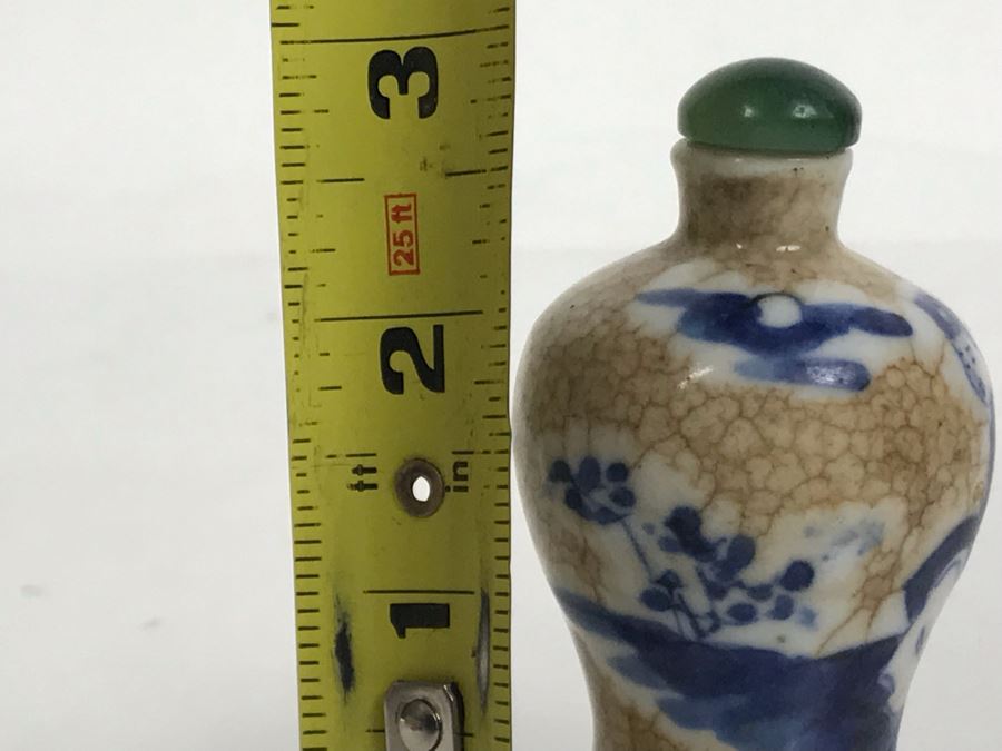 Vintage Chinese Porcelain Snuff Bottle With Jade Top 3H [Photo 9]