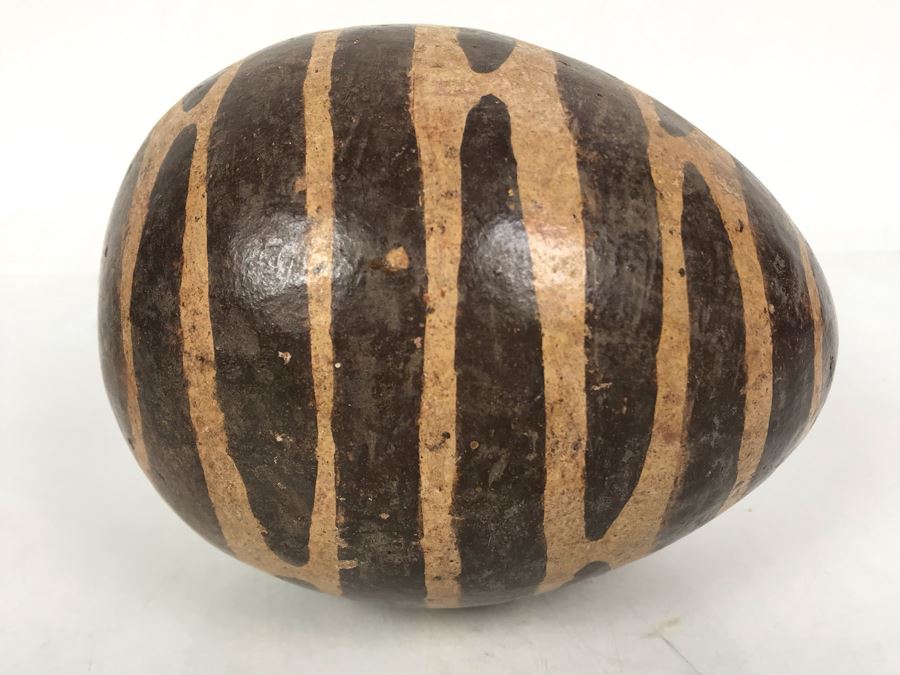 Painted Pottery Egg With Metal Stand 5.5L X 5W [Photo 11]