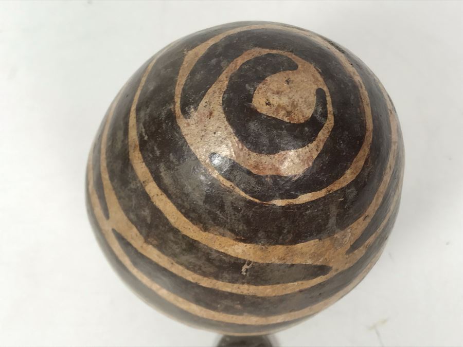 Painted Pottery Egg With Metal Stand 5.5L X 5W [Photo 4]