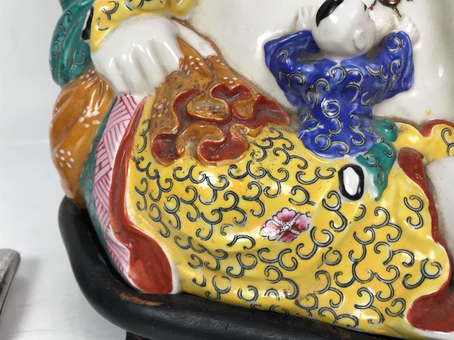 Large Signed Chinese Porcelain Famille Rose Buddha With Stand 11W X 9D X 13H [Photo 17]
