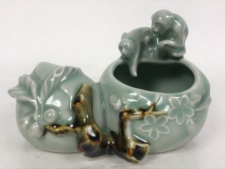 Small Chinese Planter With Monkeys [Photo 1]
