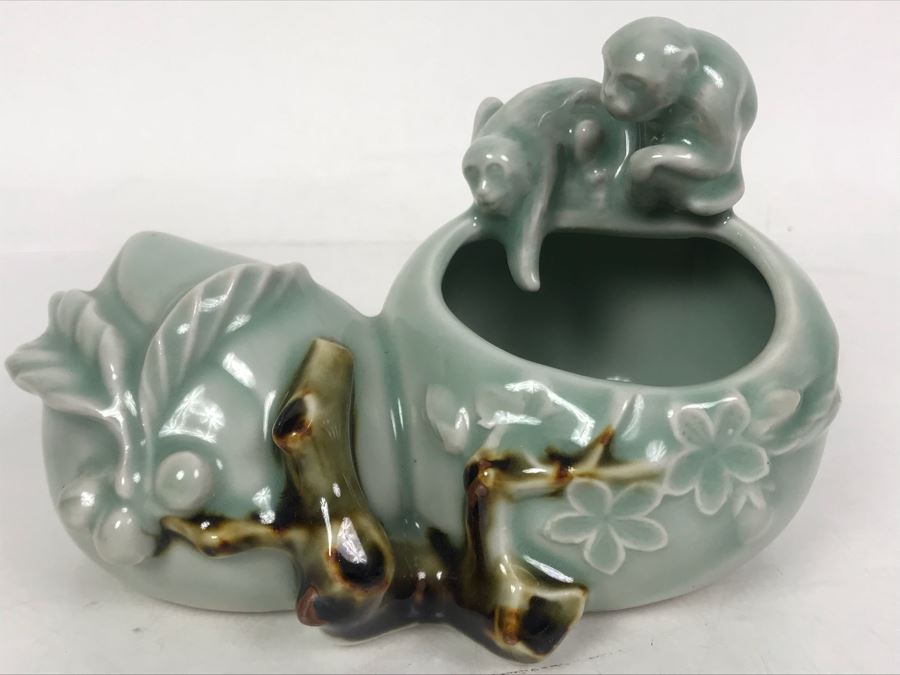 Small Chinese Planter With Monkeys [Photo 2]