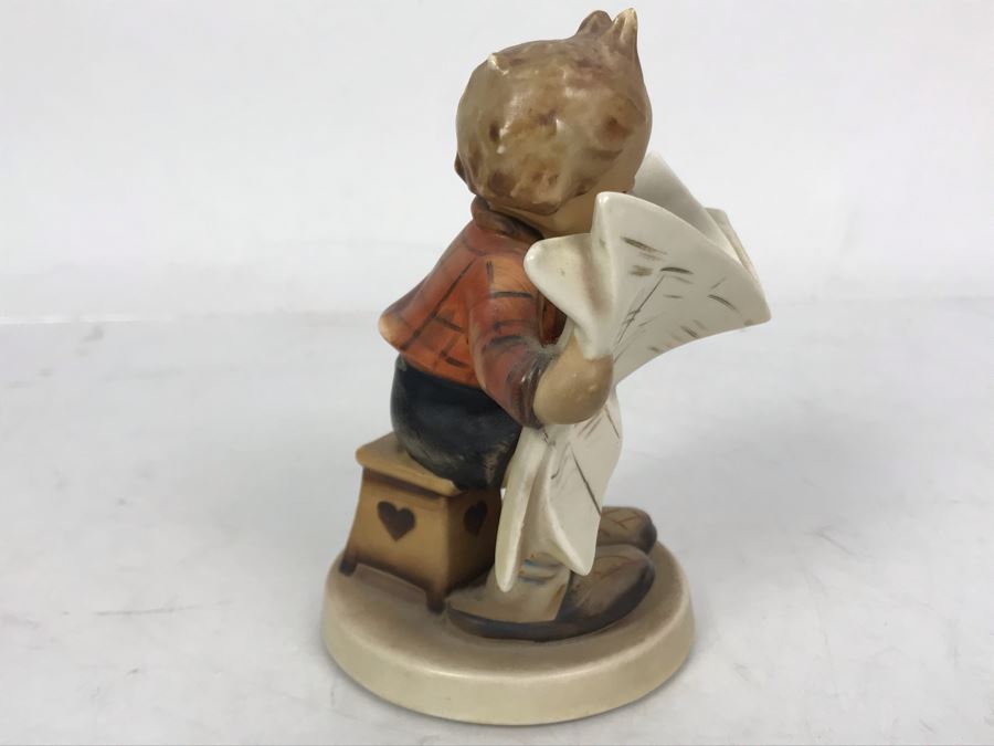 German Hummel Figurine 'Latest News' Boy Reading Paper 184 [Photo 6]