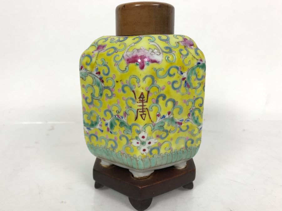 Vintage Chinese Porcelain Famille Rose Lidded Jar With Wooden Stand 5.5H X 5W [Photo 1]