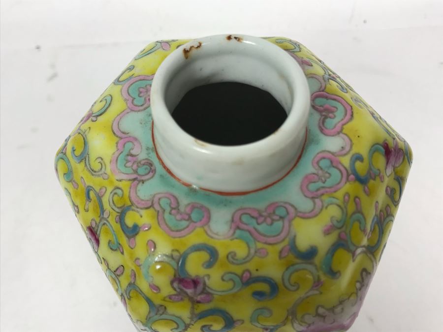 Vintage Chinese Porcelain Famille Rose Lidded Jar With Wooden Stand 5.5H X 5W [Photo 7]