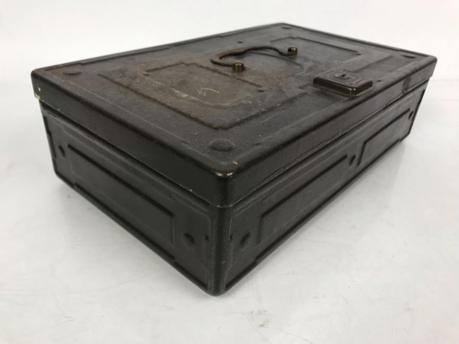 Vintage Metal Lock Box (Unlocked But No Key) 12.5W X 7.5D X 3.5H [Photo 5]