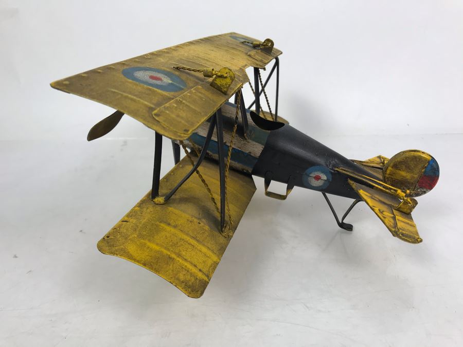 Metal Biplane Model [Photo 1]