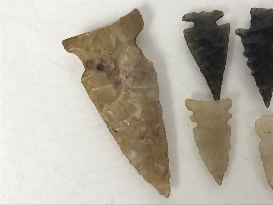 Collection Of Carved Stone Arrowheads [Photo 9]