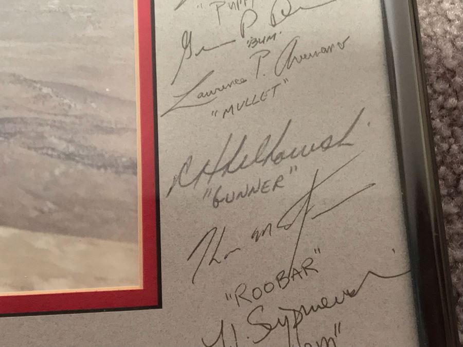 Signed Fighter Pilots Photograph Presented To Bill Dots Desert Storm 1991 19 X 16 [Photo 15]