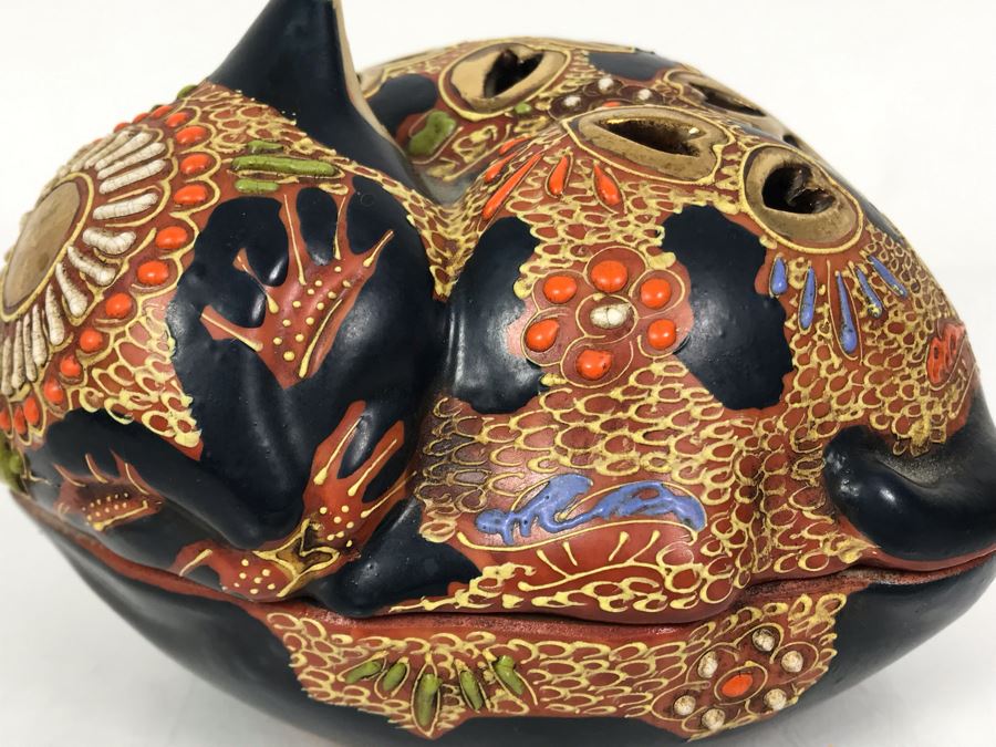 Vintage Signed Japanese Kutani Cat Box 6W X 5D X 4H [Photo 3]