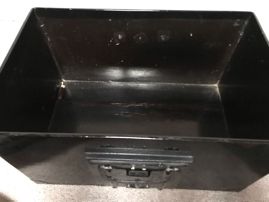 JUST ADDED - Vintage Black Lacquer Wooden Asian Chest 26W X 17D X 14H [Photo 9]