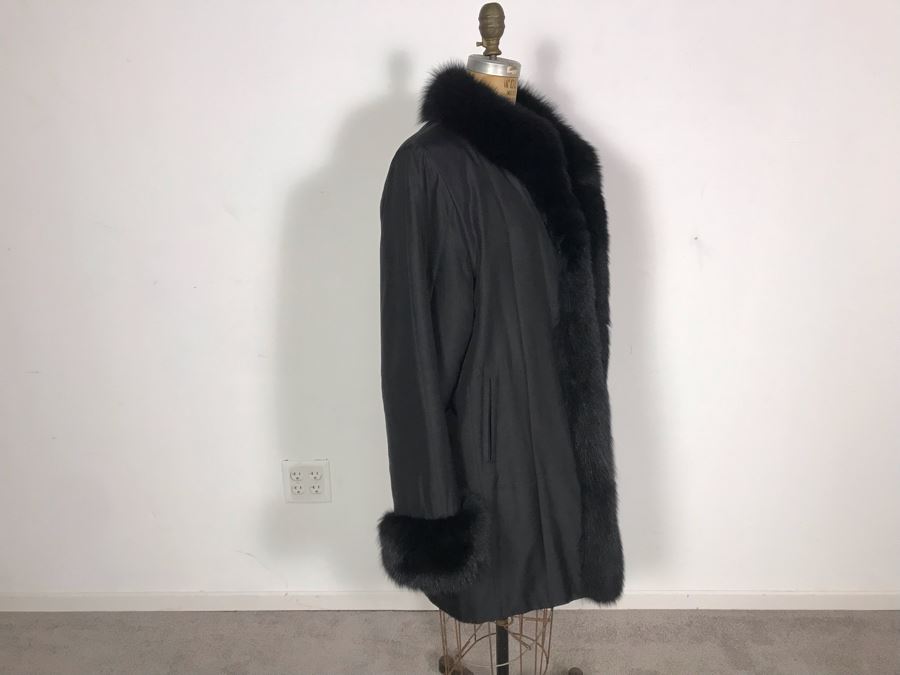 St. John Coats Silk Outer Shell Jacket With Genuine Rabbit Lining / Fox Fur Trim Size M [Photo 4]