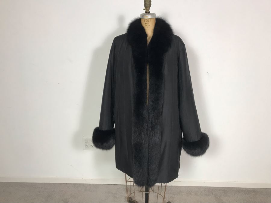 St. John Coats Silk Outer Shell Jacket With Genuine Rabbit Lining / Fox Fur Trim Size M [Photo 3]