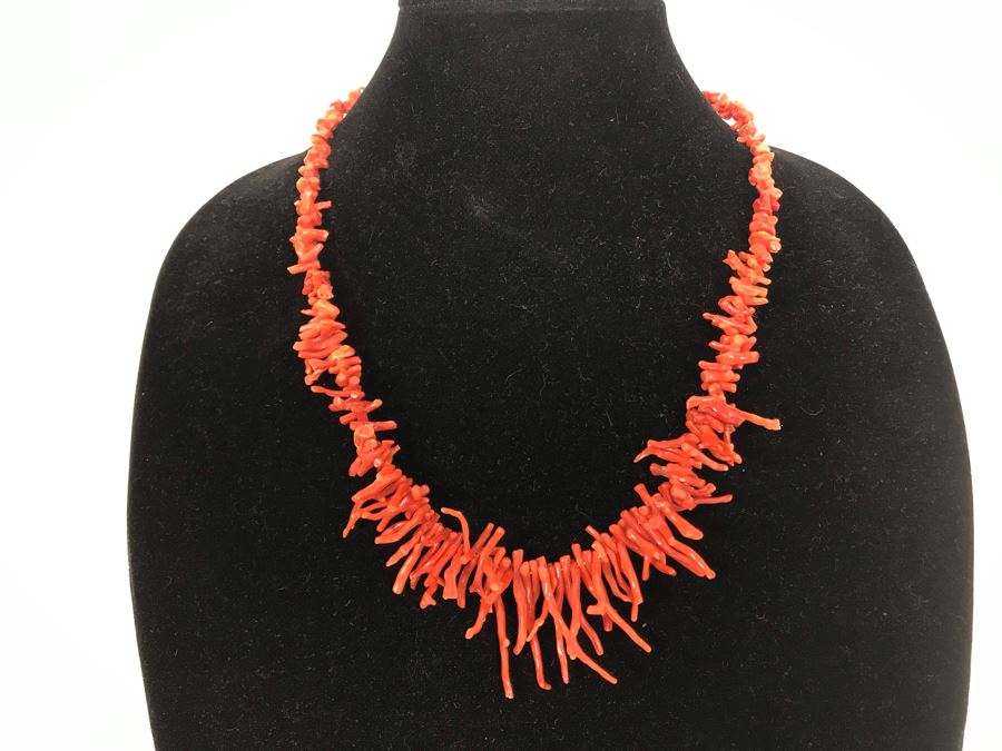 HANDCRAFTED VINTAGE CORAL NECKLACE | £30.00 | The Pearl and Bead Company
