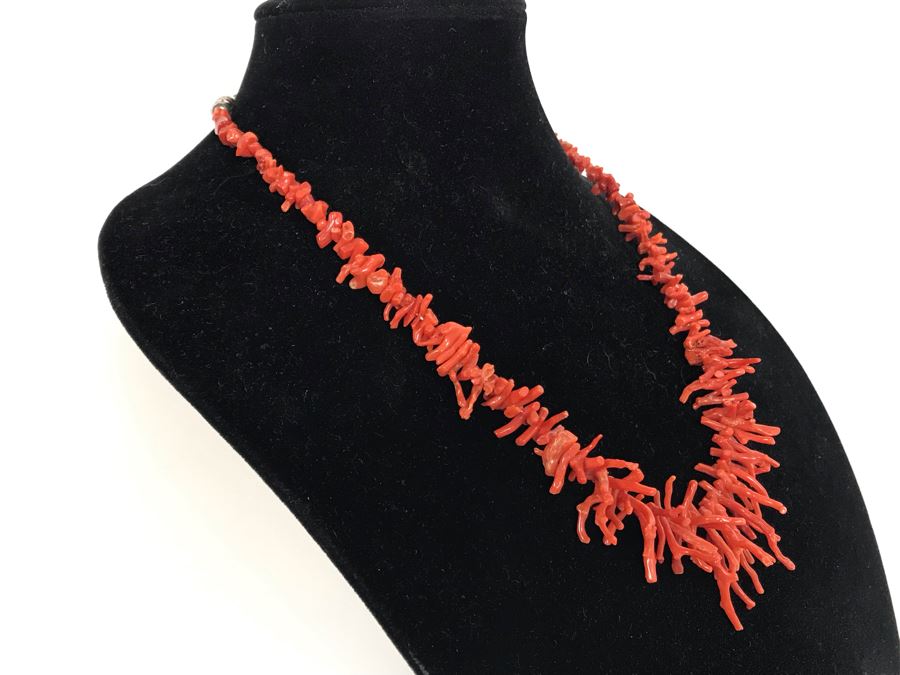 Vintage Coral Necklace [Photo 5]