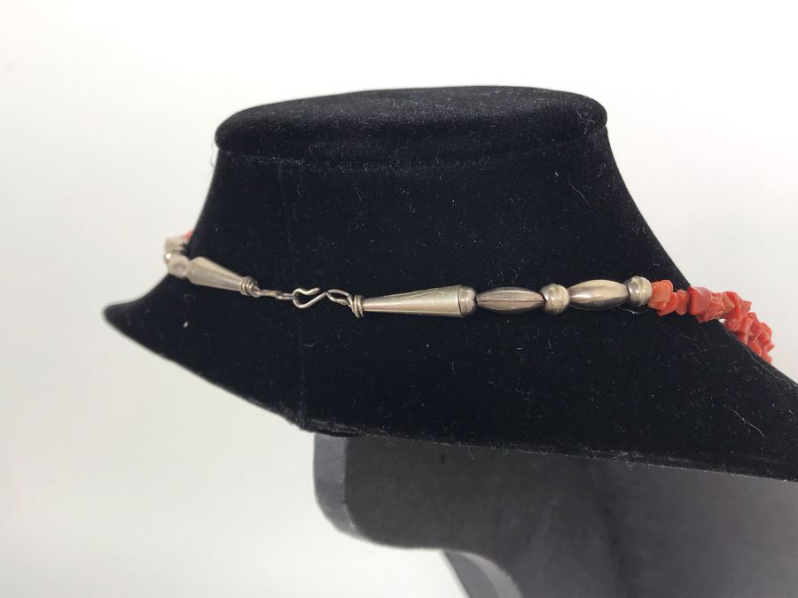 Vintage Coral Necklace [Photo 6]