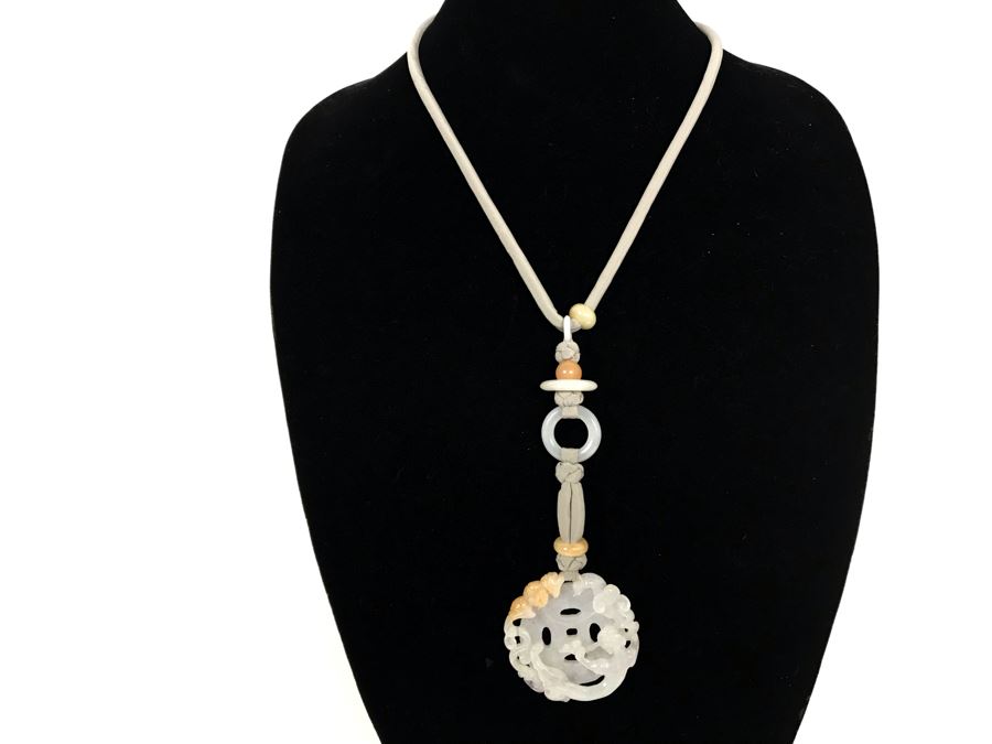 Carved Jade Pendant Necklace 45g [Photo 2]