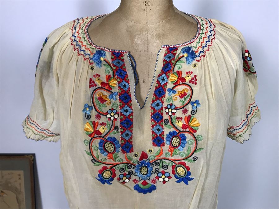 Vintage Hand Embroidery Top Made In Hungary [Photo 3]