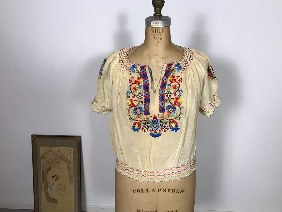 Vintage Hand Embroidery Top Made In Hungary [Photo 2]