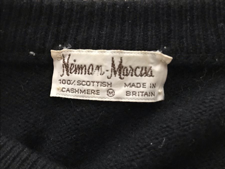 Neiman Marcus Scottish Cashmer Button Down Sweater Made In Britain Size M [Photo 7]