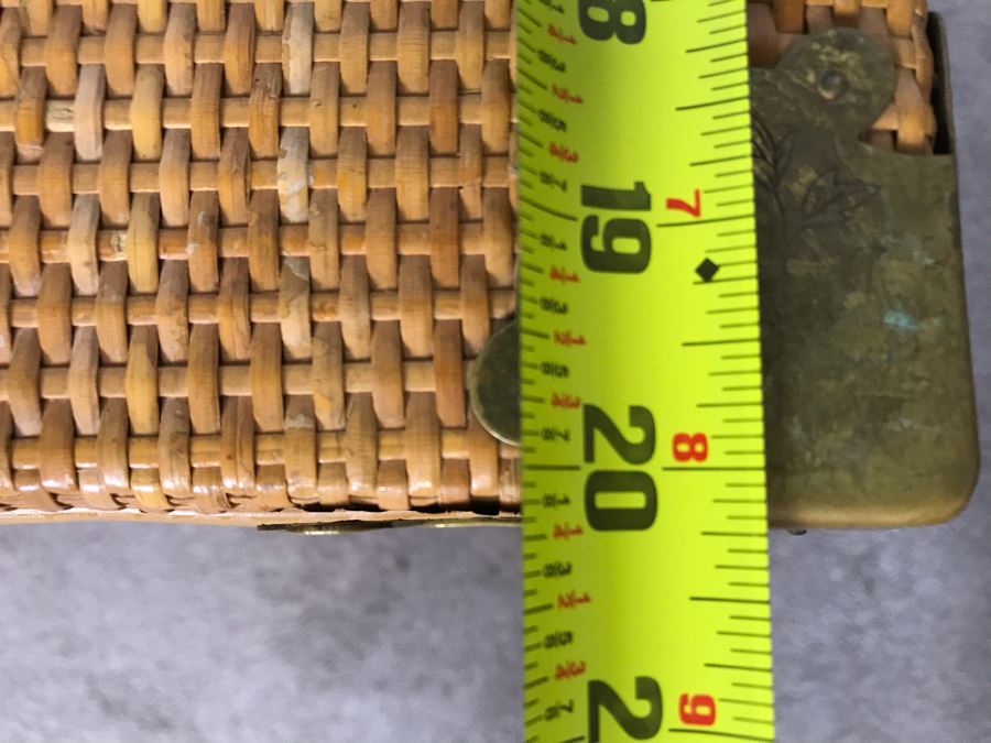 Vintage Asian Wicker Trunk Coffee Table With Chased Brass Hardware 36W X 20D X 21H [Photo 13]