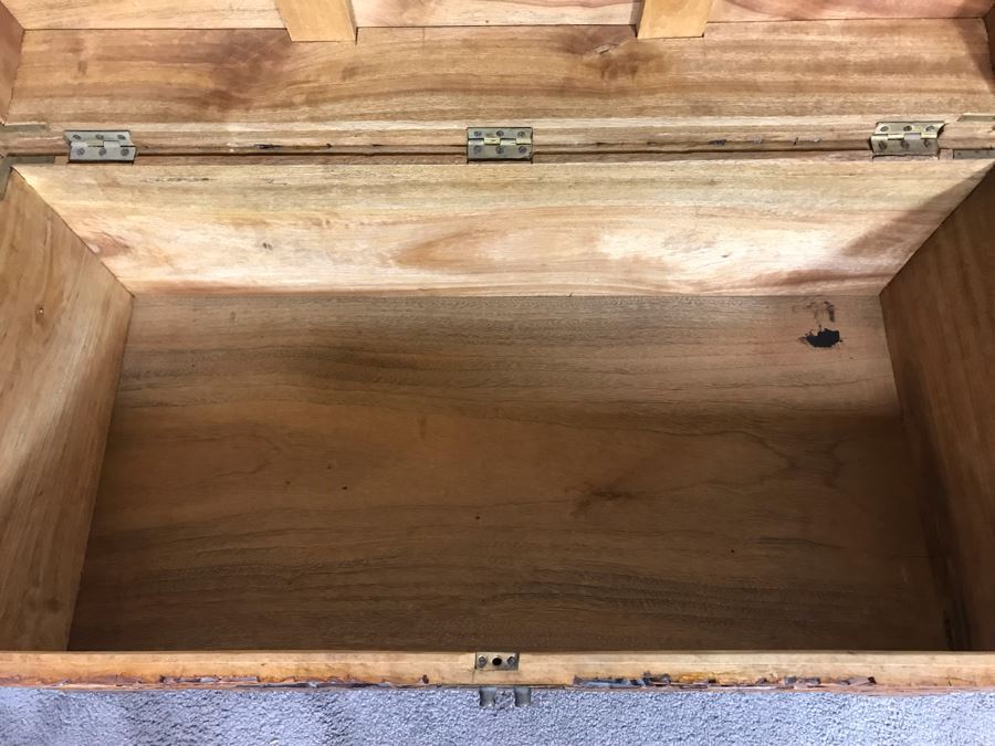 Relied Carved Chinese Trunk Floral Bird Motif By Hip Hing & Co [Photo 17]