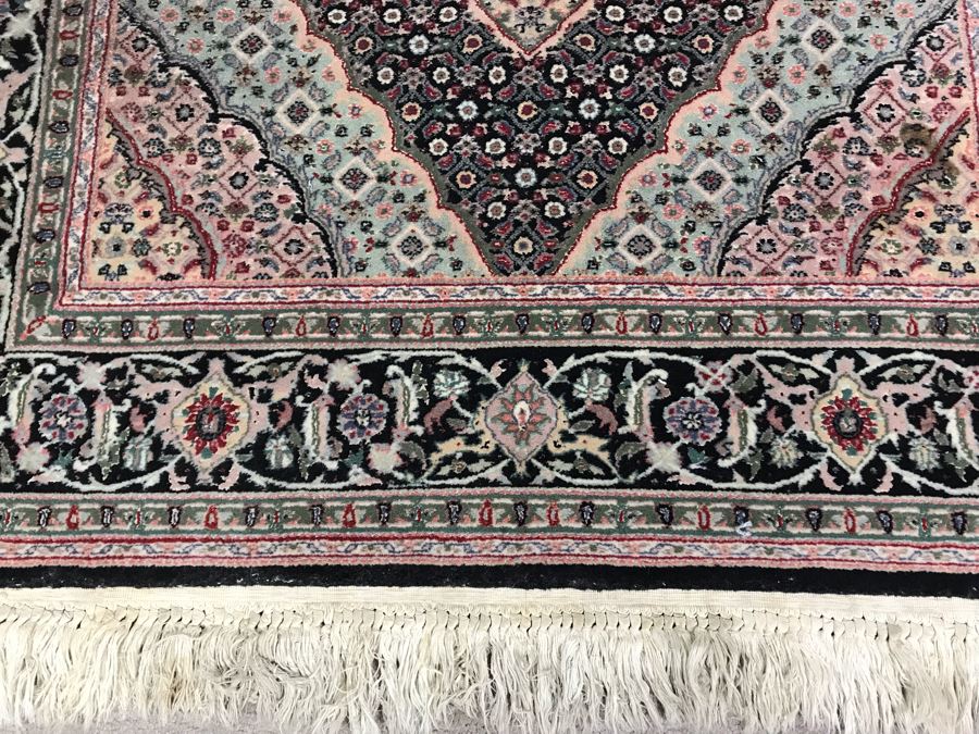 Stunning Finely Knotted Detailed Persian Area Rug (324 Knots Per Square Inch) 46 X 72 (JUST ADDED)